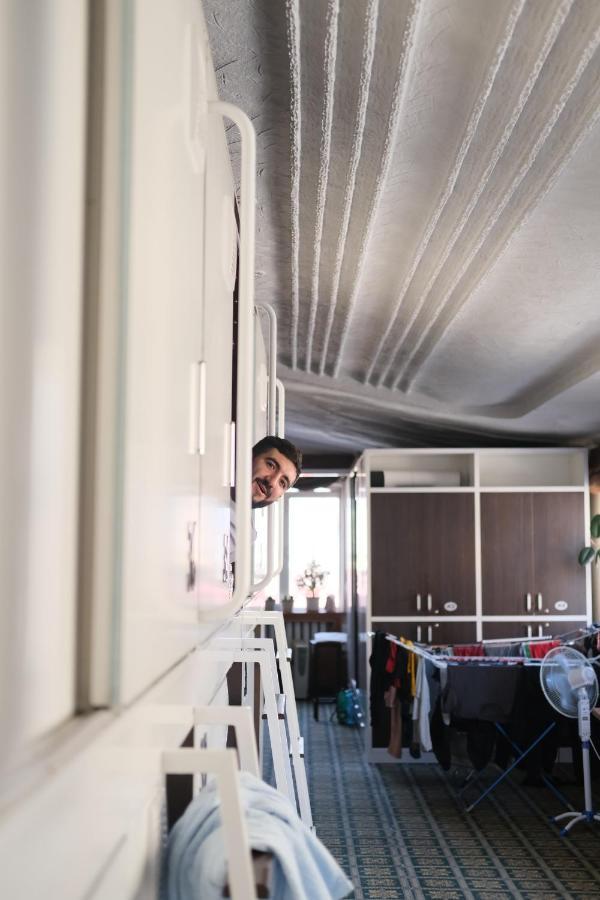 Capsule Hotel Technocave Μπισκέκ Εξωτερικό φωτογραφία