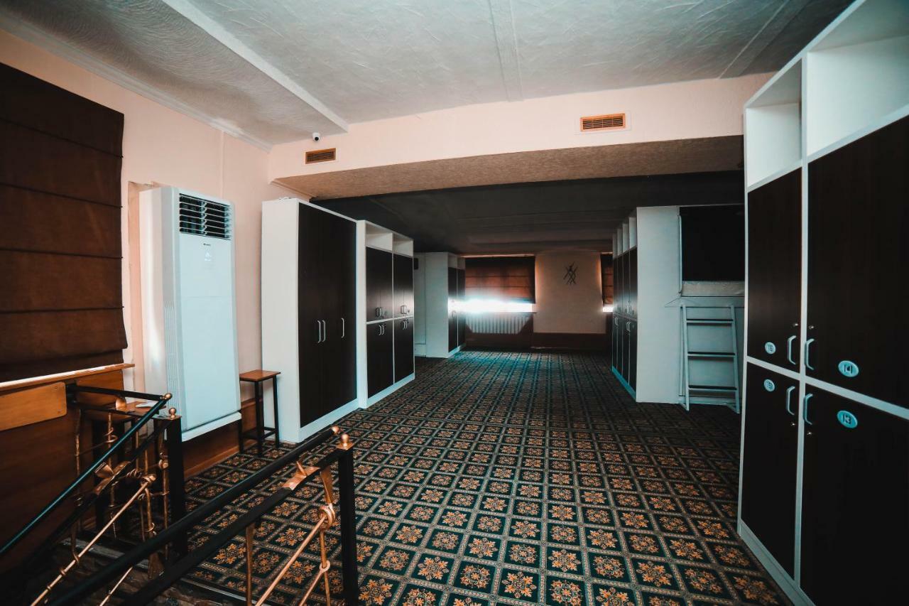 Capsule Hotel Technocave Μπισκέκ Εξωτερικό φωτογραφία