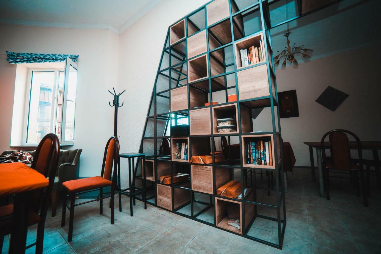 Capsule Hotel Technocave Μπισκέκ Εξωτερικό φωτογραφία