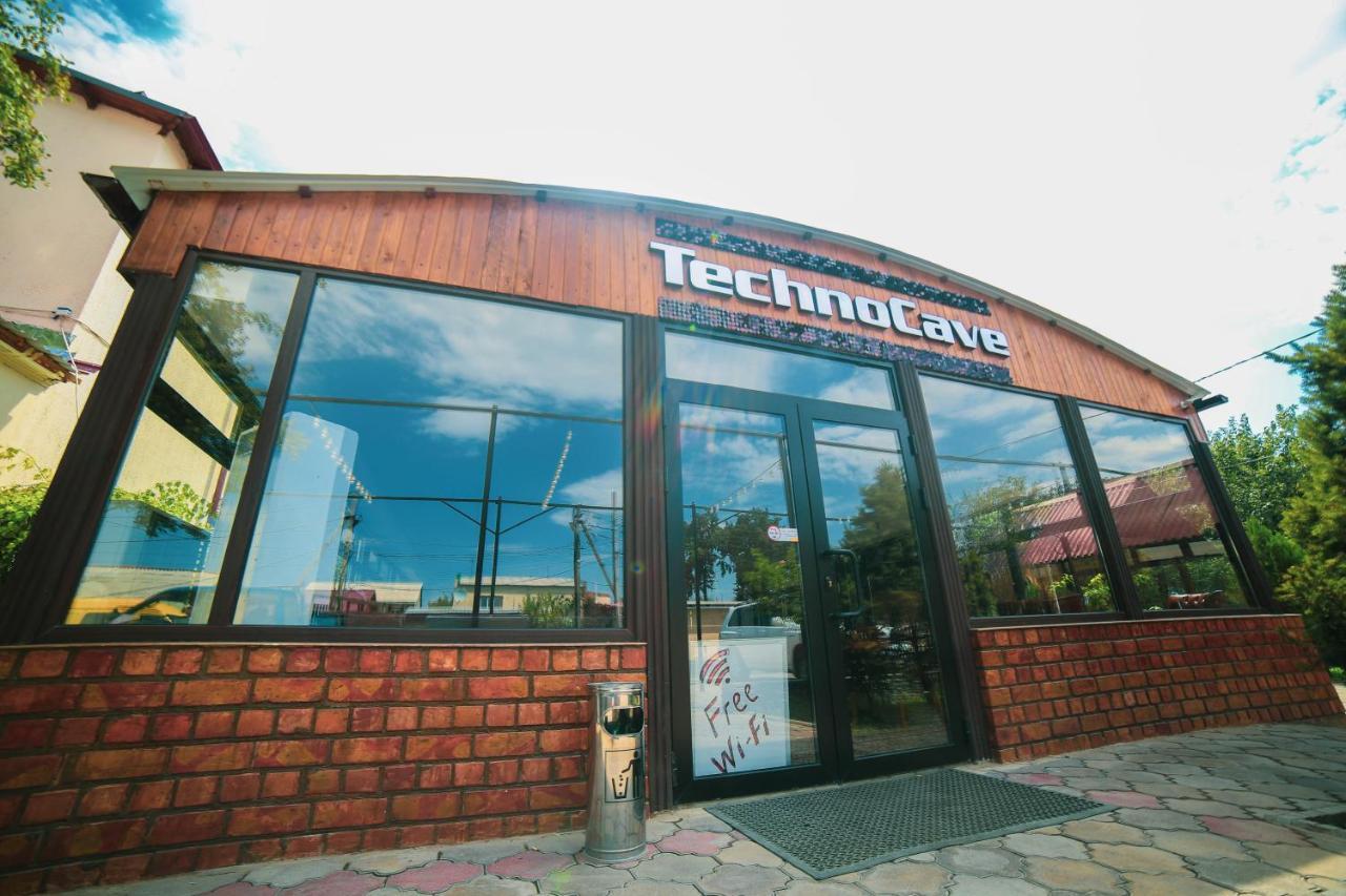 Capsule Hotel Technocave Μπισκέκ Εξωτερικό φωτογραφία